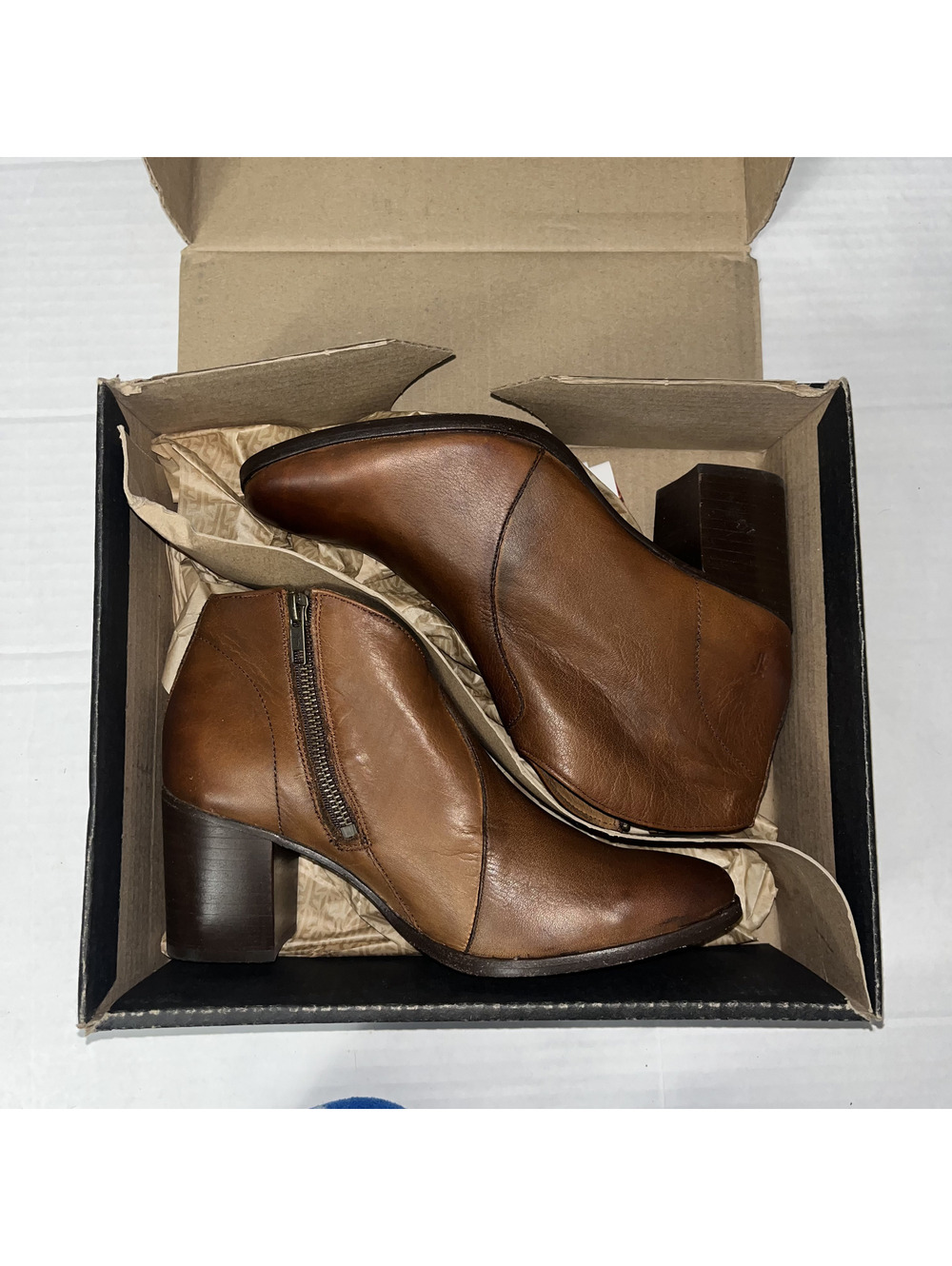 Frye Norah Zip Short Cognac Brown Leather Ankle Boots Size 8.5 New in Box